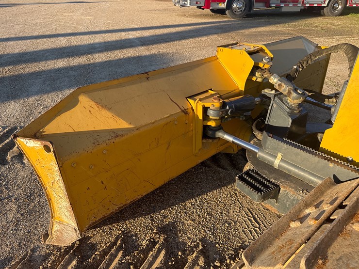 2019-deere-450k-lgp-image-8