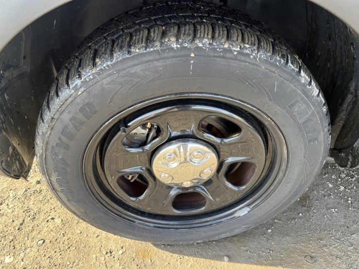 2016-ford-explorer-image-15