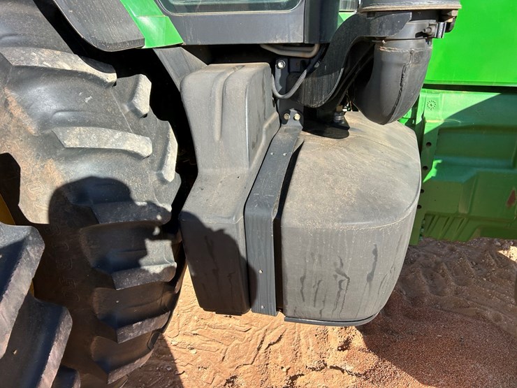 2010-john-deere-8295r-image-16