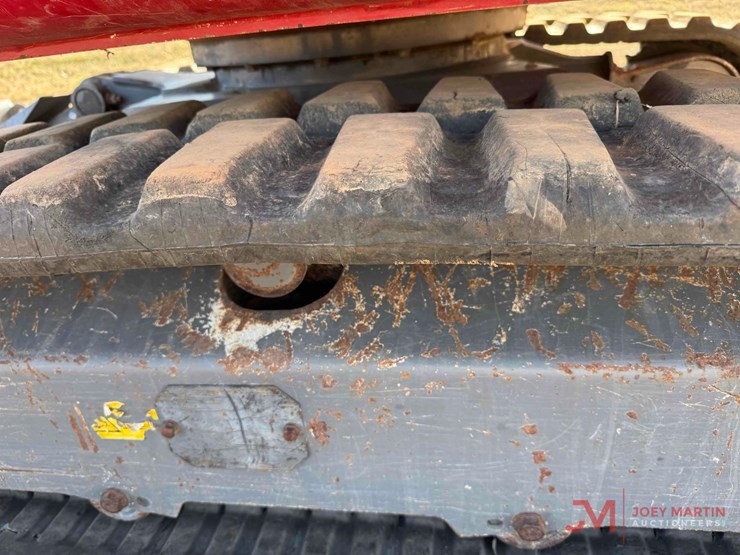 2020-takeuchi-tb240-image-17