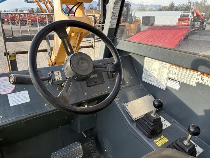 2014-gehl-rs6-34-image-14