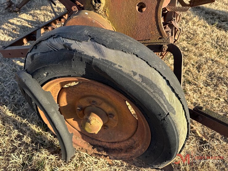 john-deere-7-image-7