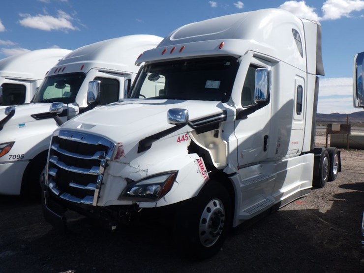 2023-freightliner-cascadia-126-image-1