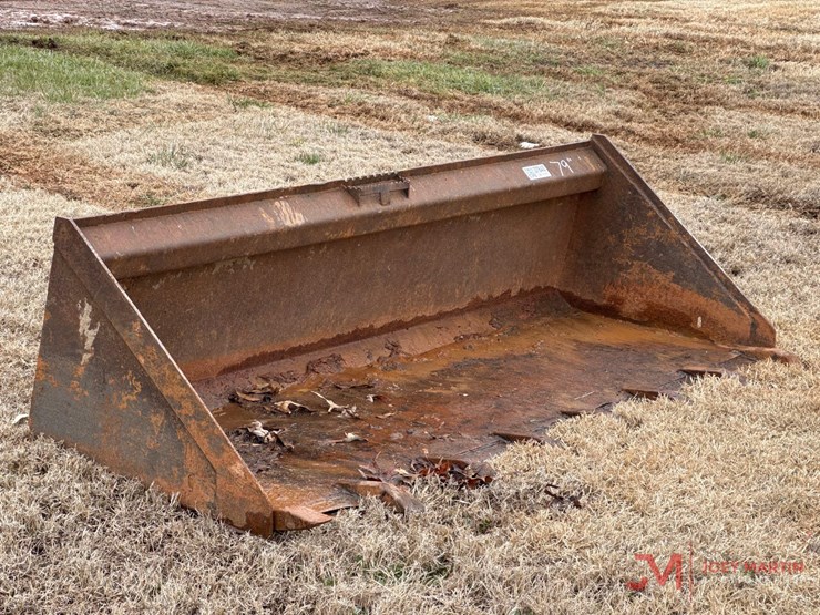 79"-tooth-bucket-skid-steer-attachment-image-1