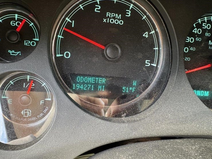 2012-gmc-sierra-2500-image-13