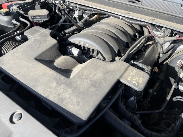 2015-chevrolet-tahoe-image-12