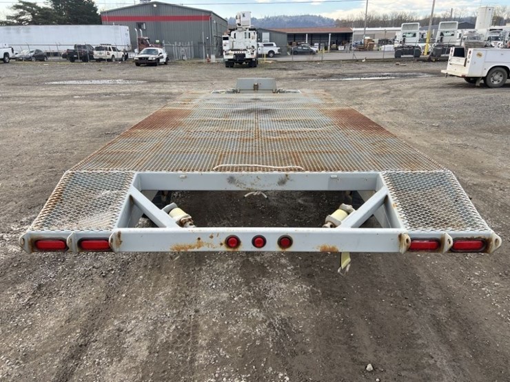 2008-bentley-t/a-sno-cat-trailer-image-5