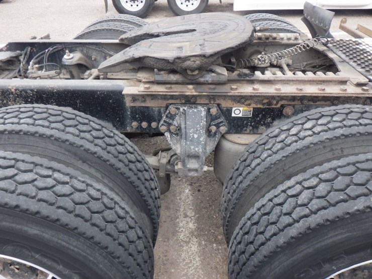 2016-kenworth-t680-image-8