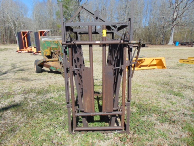 preifert-cattle-squeeze-chute-image-2