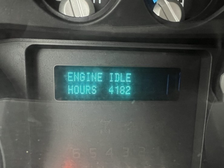 2014-ford-f350-image-28