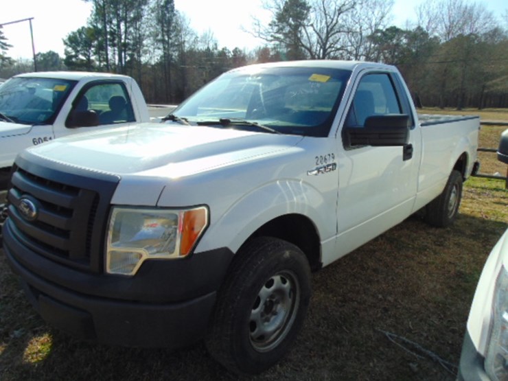 2012-ford-f150-xl-image-1