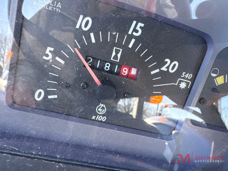 new-holland-tn55-image-16