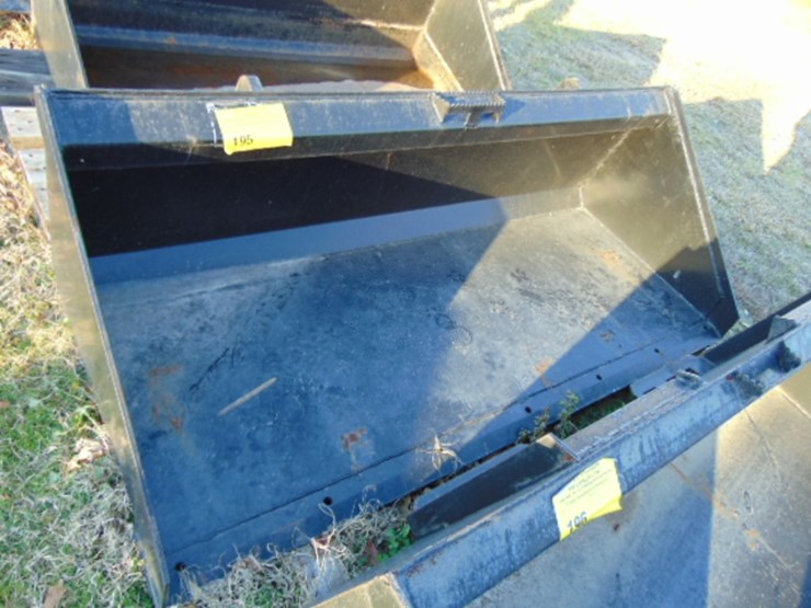 72"-global-skid-steer-bucket-image-1