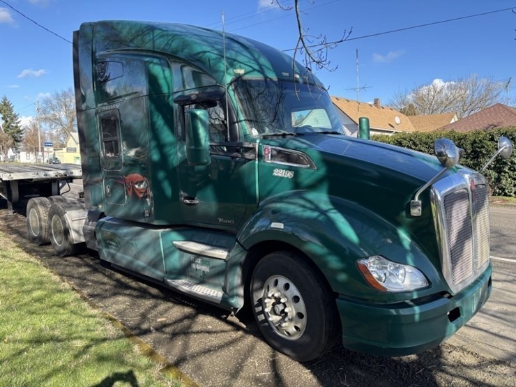 2016-kenworth-t680-image-7