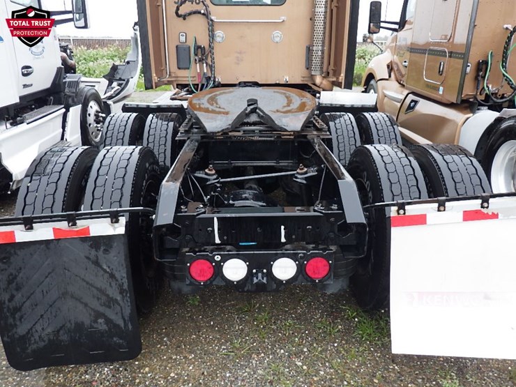 2022-kenworth-t680-image-10