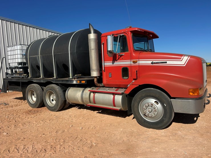 1996-international-9200-image-1