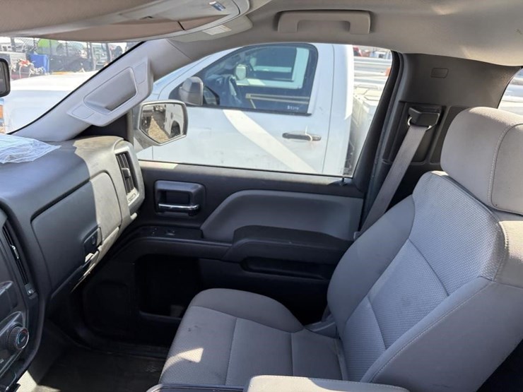 2016-chevrolet-2500-image-12