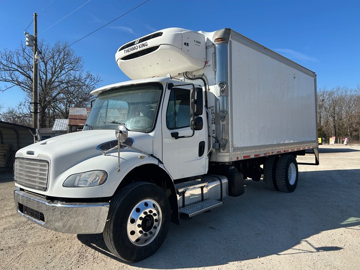 2018-freightliner-m2-106-image-2