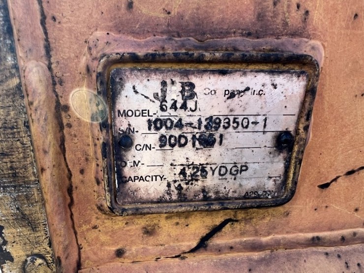 2004-deere-644j-image-18