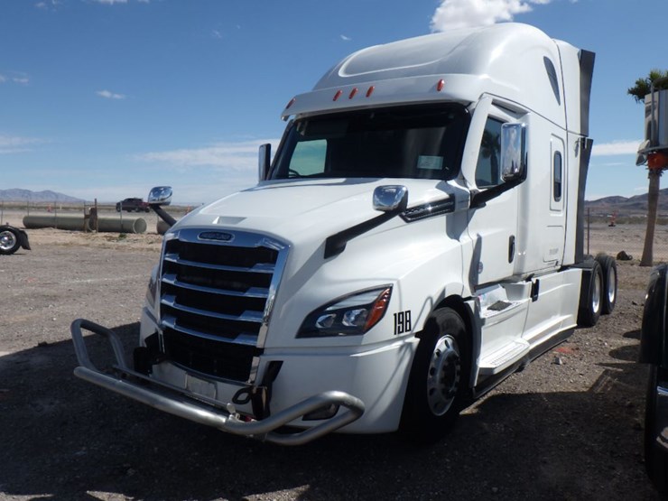 2022-freightliner-cascadia-126-image-1