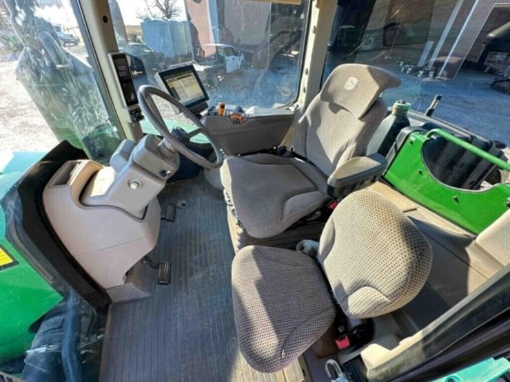 2017-john-deere-9520r-image-33