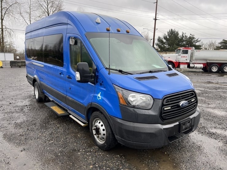 2019-ford-transit-image-2