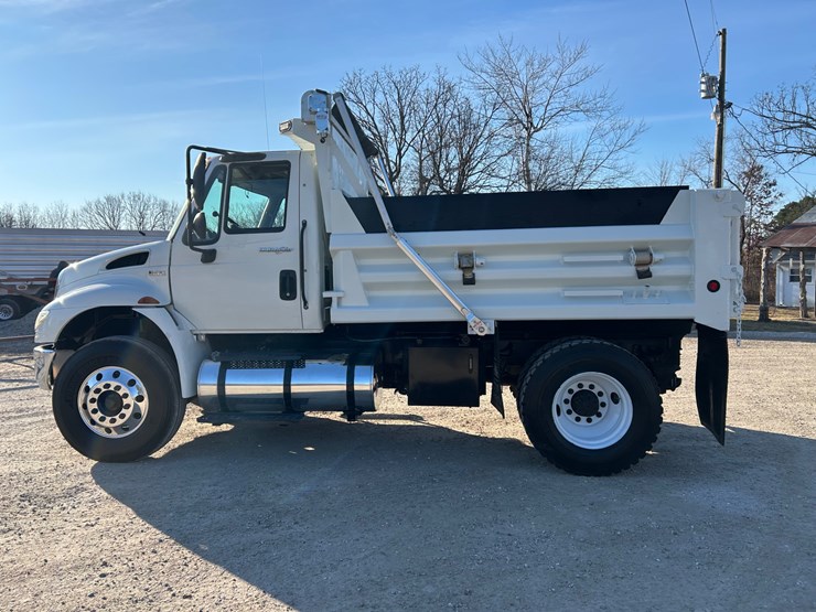 2013-international-durastar-4400-image-4