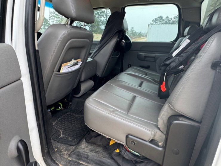 2012-chevrolet-silverado-3500hd-image-10