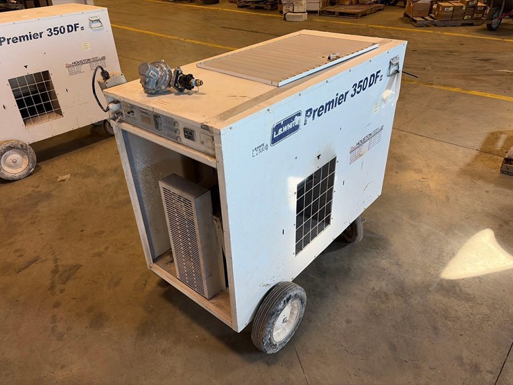 l.b.-white-premier-350-df-portable-heater-image-4