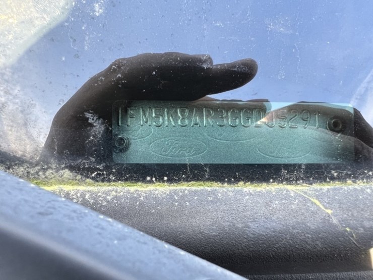 2016-ford-explorer-image-9