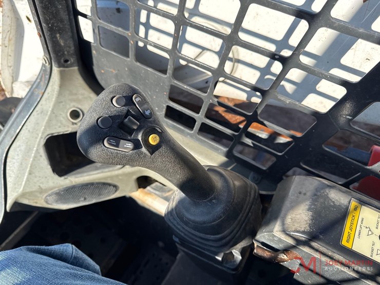 2019-bobcat-t590-image-13