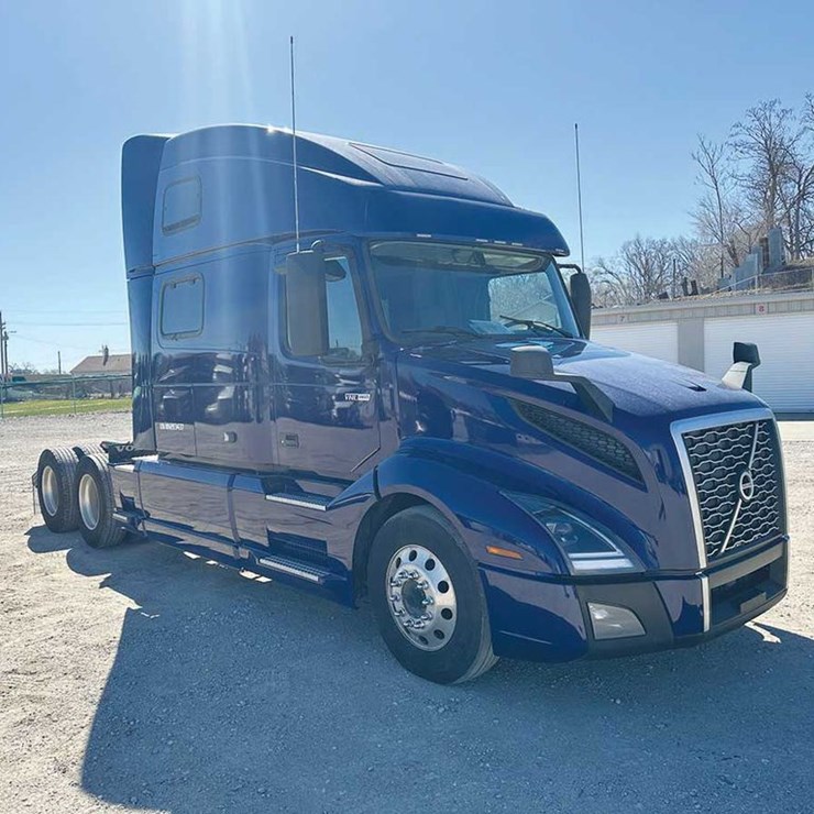 2022 VOLVO VNL 860