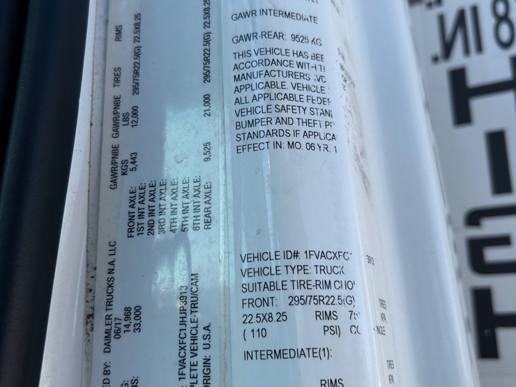 2018-freightliner-m2-106-image-90