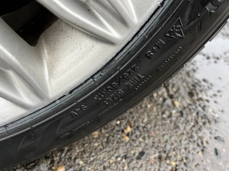 2013-ford-fusion-se-hybrid-sedan-image-18