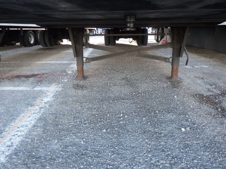 2022-utility-4000d-x-image-4