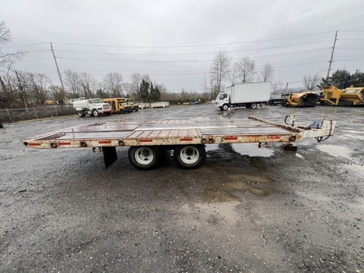 1989-trailmaster-t/a-tilt-deck-equipment-trailer-image-3