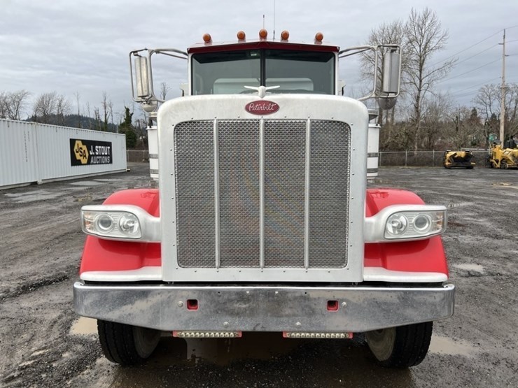 2017-peterbilt-389-image-8