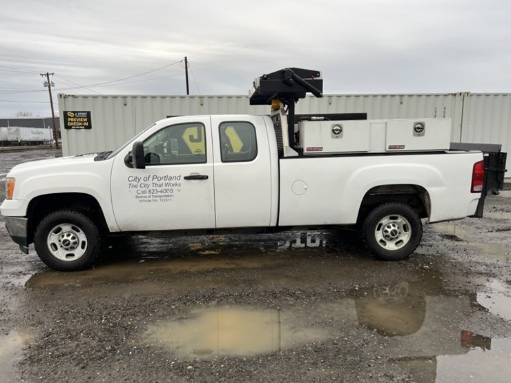 2011-gmc-sierra-extra-cab-pickup-image-7