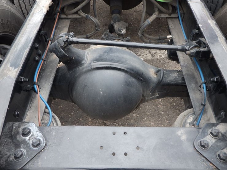 2021-freightliner-cascadia-126-image-16