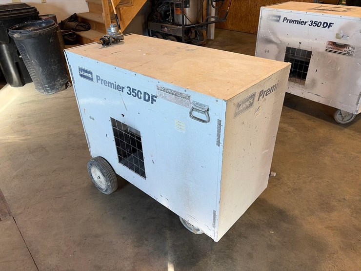 l.b.-white-premier-350-df-portable-heater-image-2