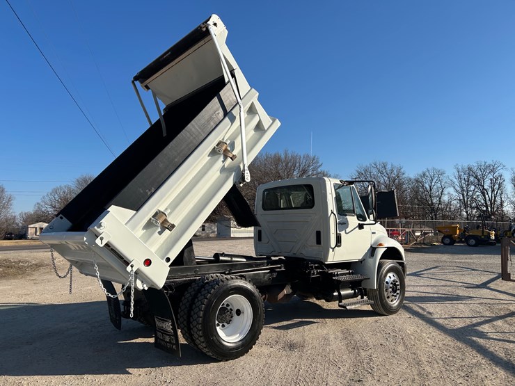 2013-international-durastar-4400-image-49