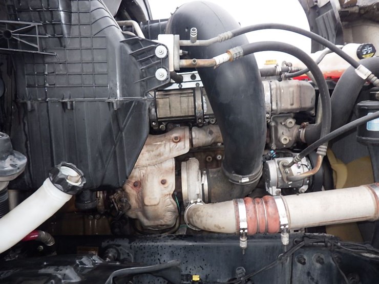 2020-freightliner-cascadia-126-image-32