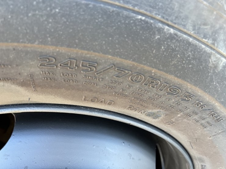 2000-freightliner-fl50-image-10