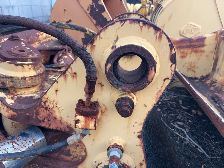 71”-hydraulic-bucket-image-10