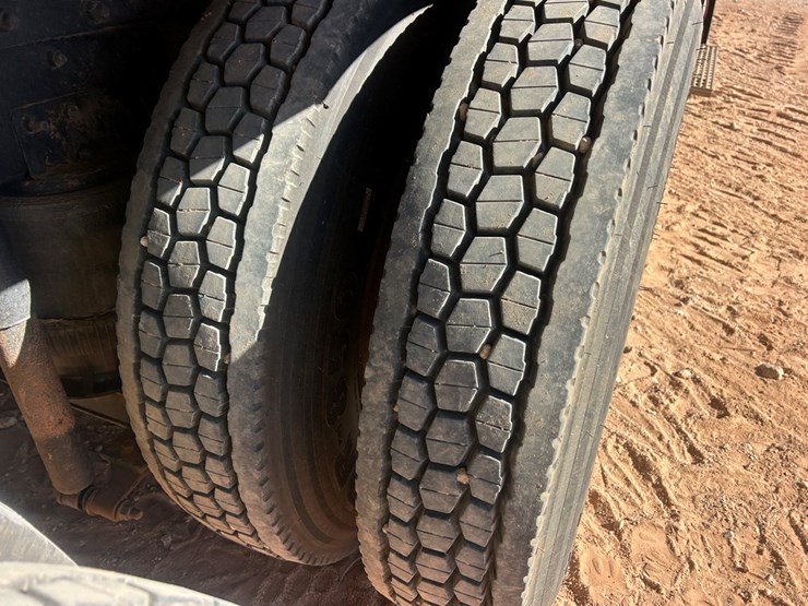 1996-international-9200-image-10