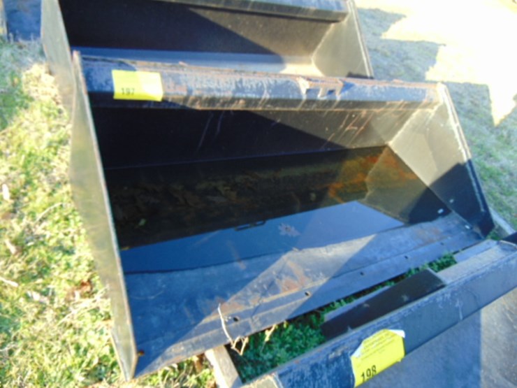 72"-low-profile-skid-steer-bucket-image-1