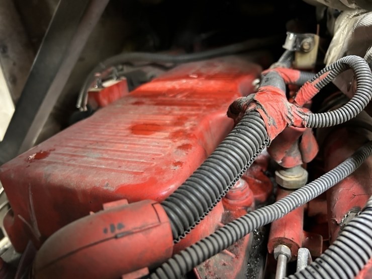 2014-peterbilt-320-image-38