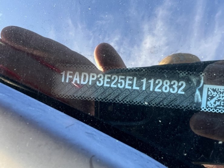 2014-ford-focus-sedan-image-9