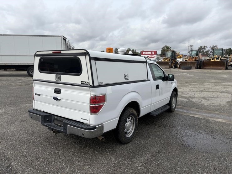 2014-ford-f150-xl-image-3