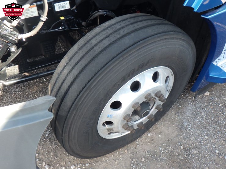 2021-freightliner-cascadia-126-image-24